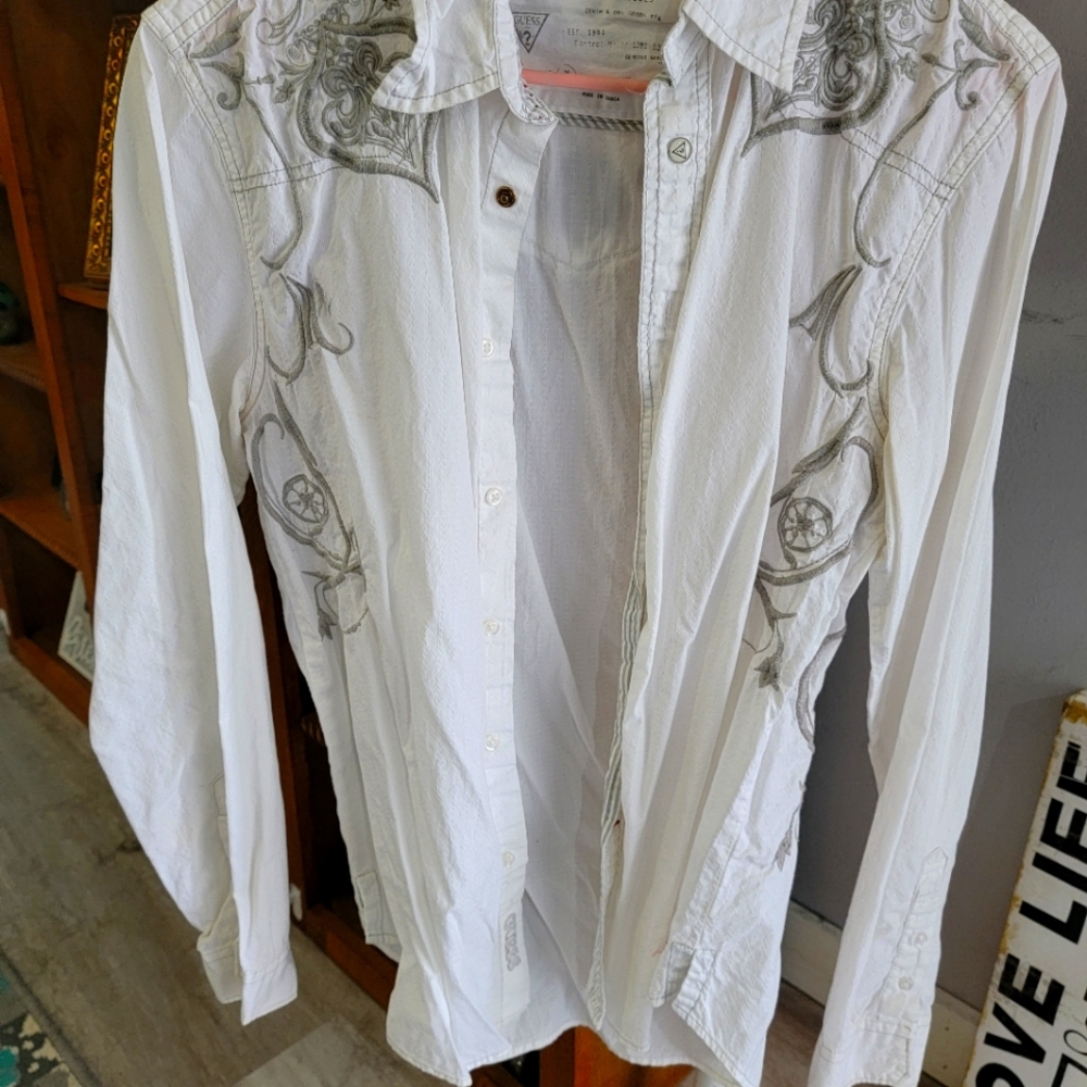 Guess Button Up